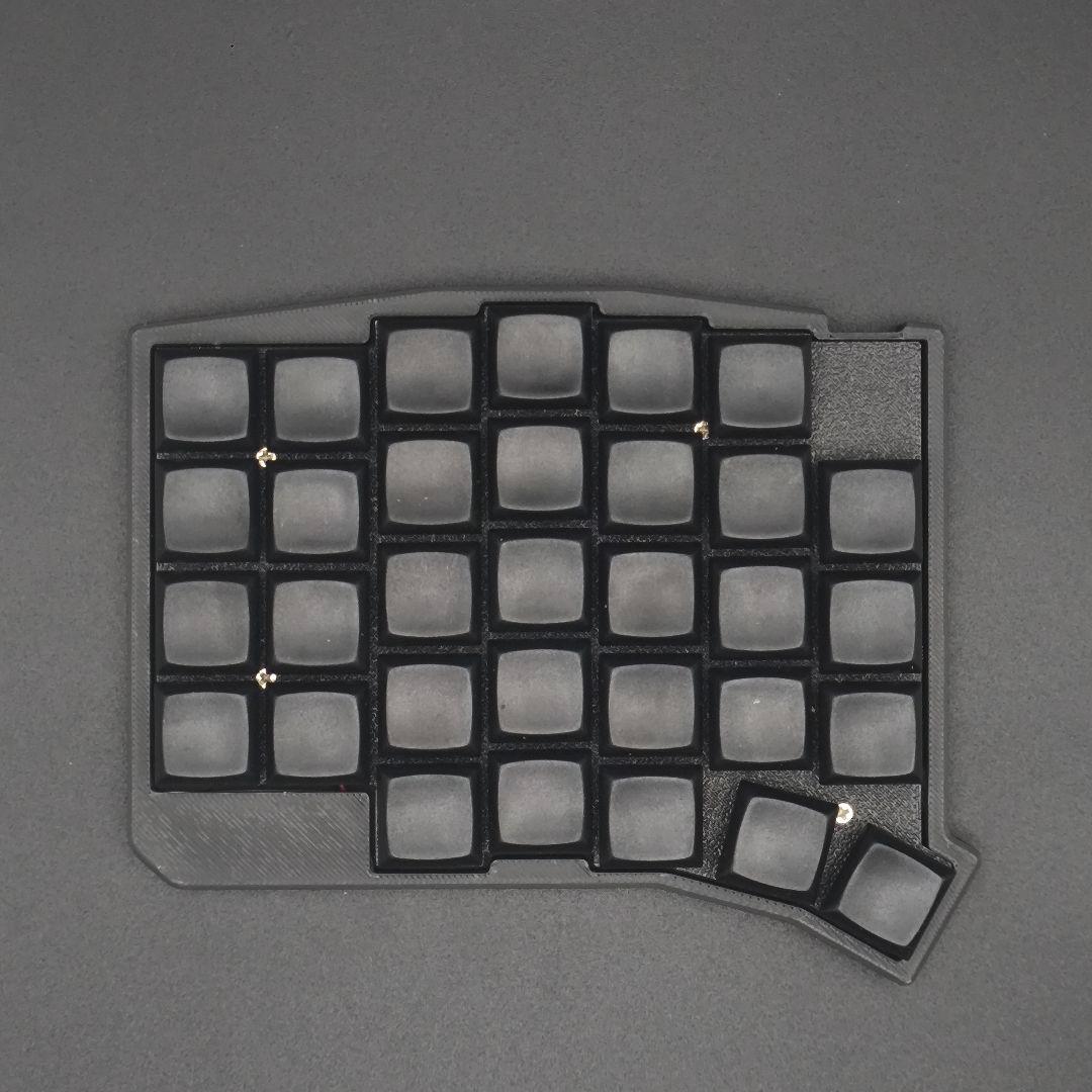 完成品】64キー自作キーボード ロープロファイル 無線化 - メルカリ