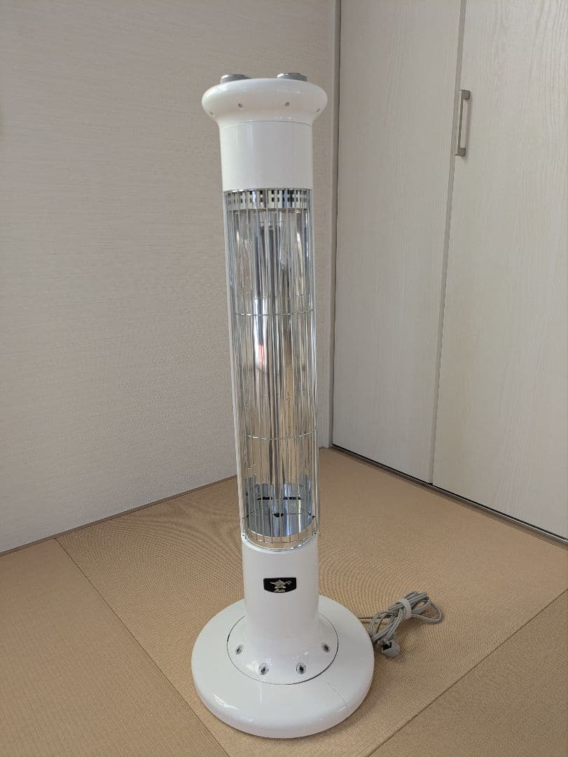 Aladdinグラファイトヒーター 900W ホワイト アラジン グラファイトヒーター 900W 首振り機能 ホワイト AEH-GM905N