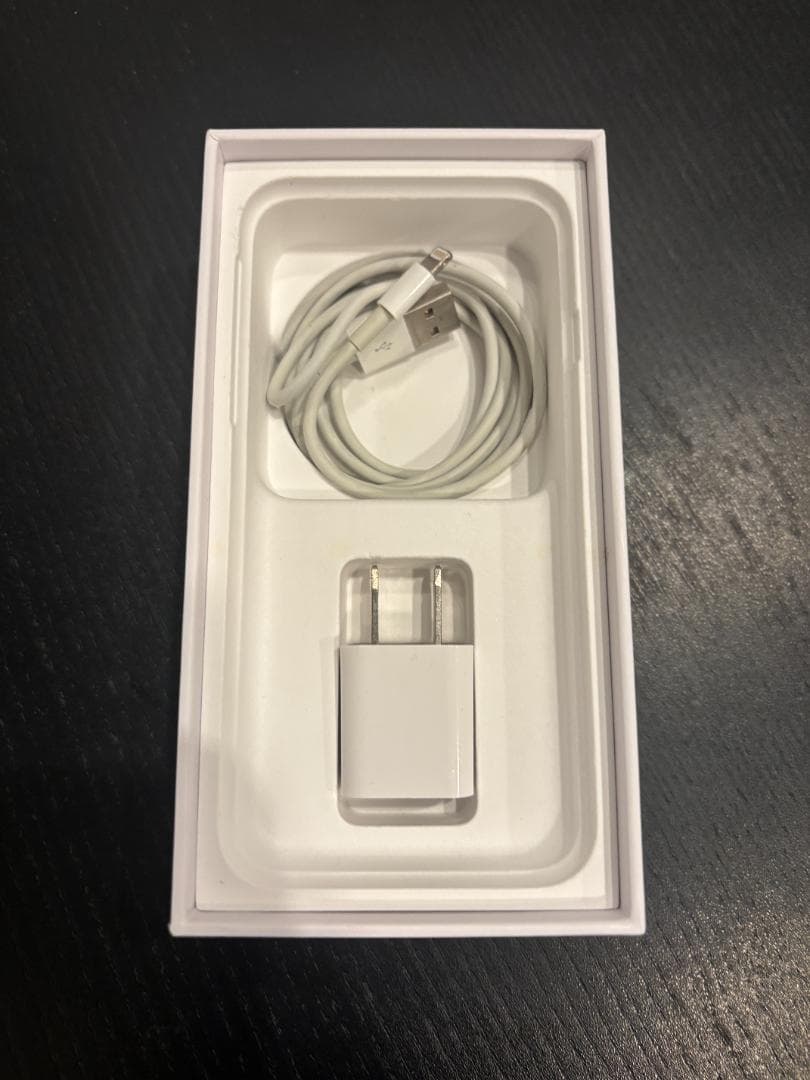 T*t様 iPhone8 64GB シルバー SIMフリー 背面割れあり - メルカリ