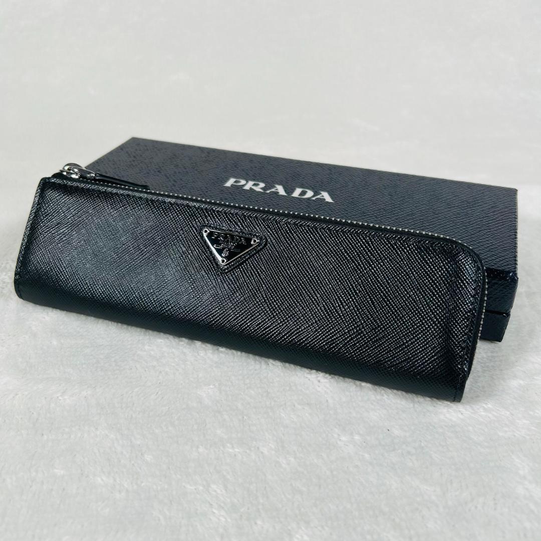 新品未使用 プラダ ペンケース サフィアーノ トライアングルロゴ