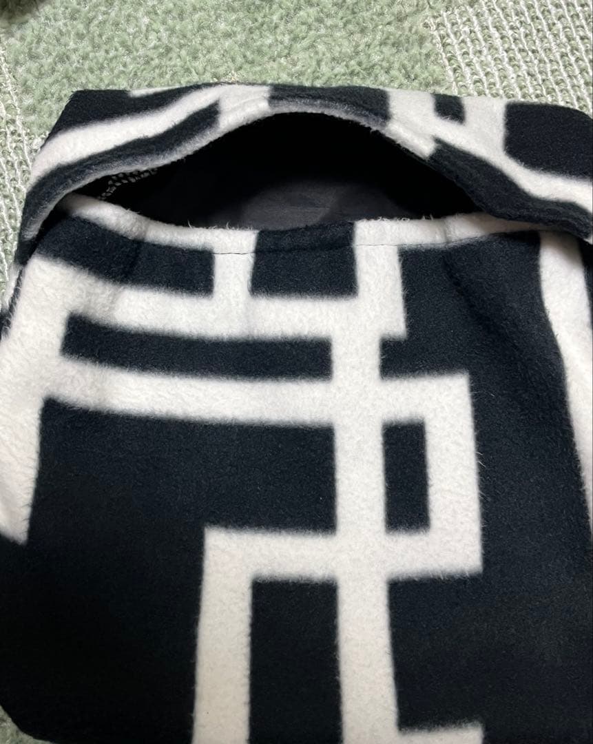 布袋寅泰 25thツアー限定大型G柄ブランケット！