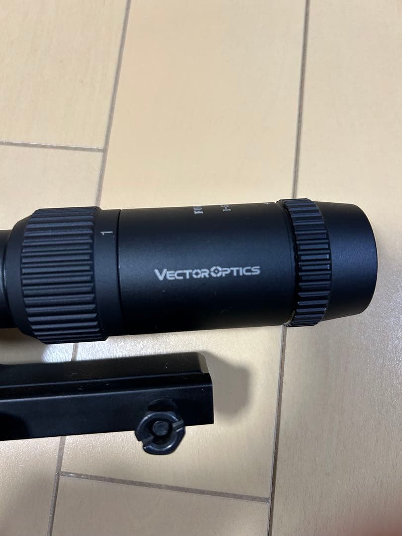 Vector Optics FORESTER 1-5X24 GII スコープ
