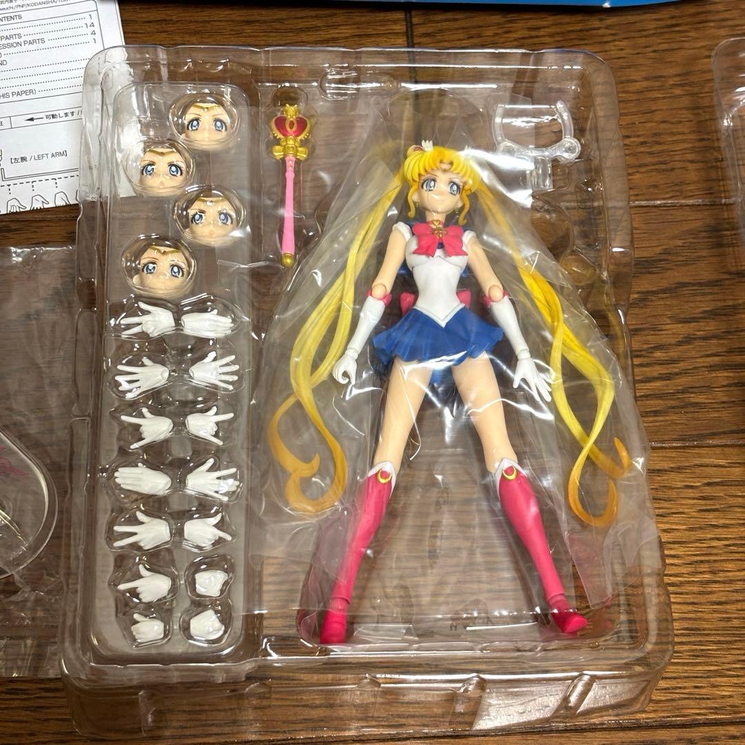 S.H.フィギュアーツ セーラームーン クリスタル フィギュア