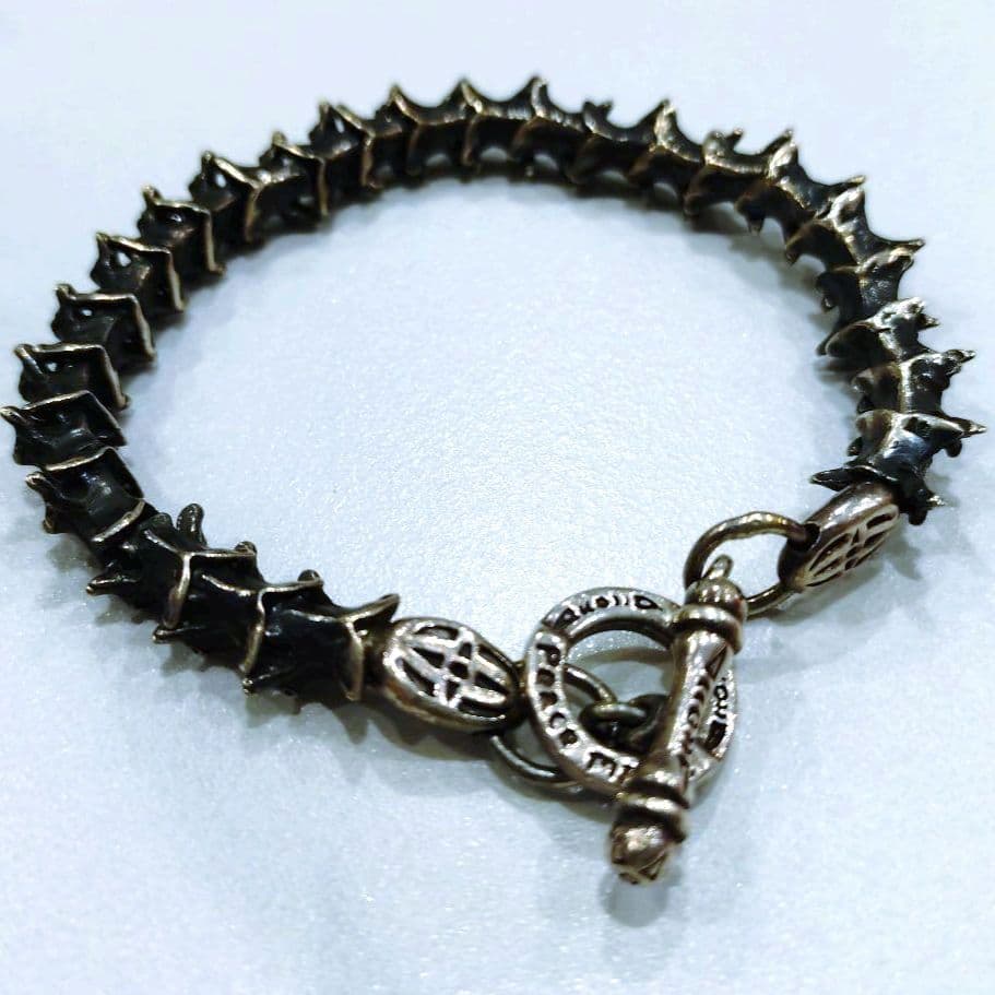 ピースメーカーPEACEMAKER 蛇骨SNAKE BONEシルバーブレスレット - メルカリ