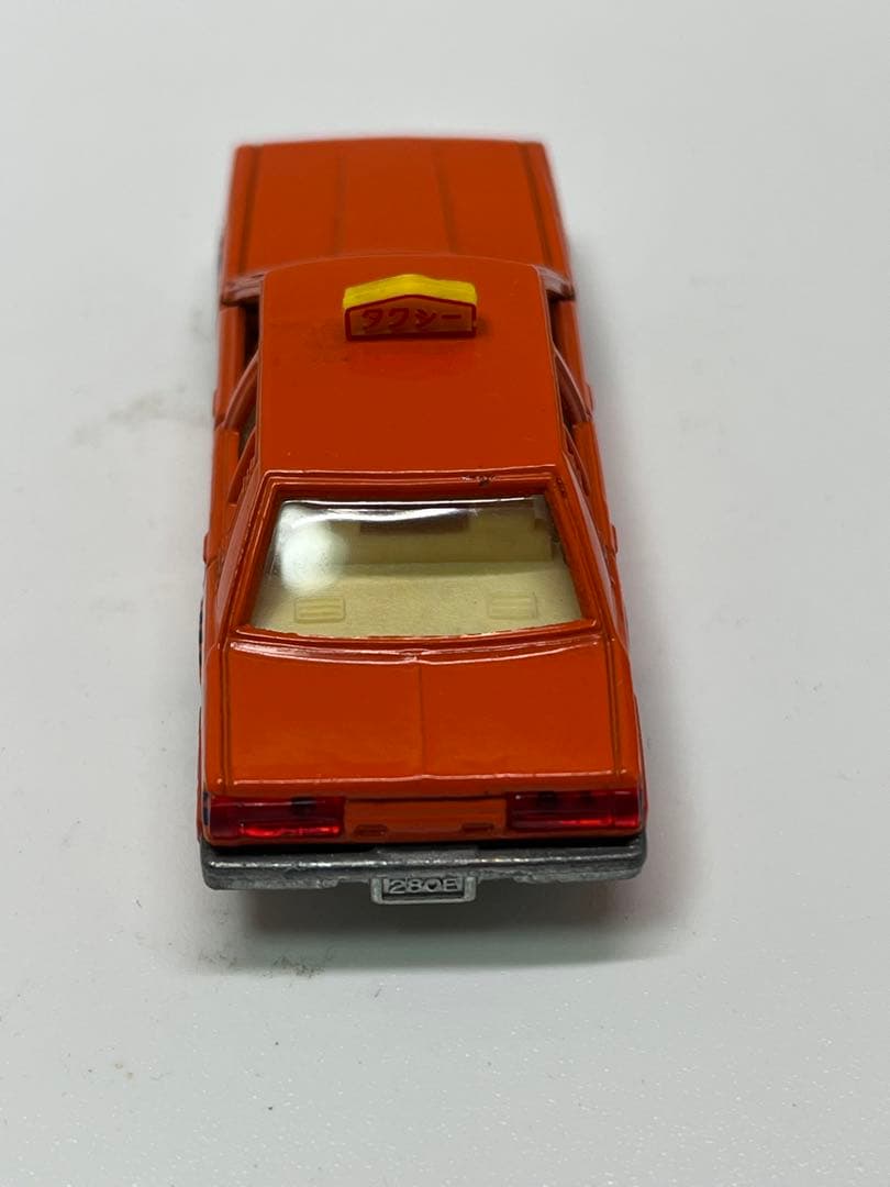 トミカ 黒箱 28 -4-7 ニッサン セドリック タクシー セットバラ