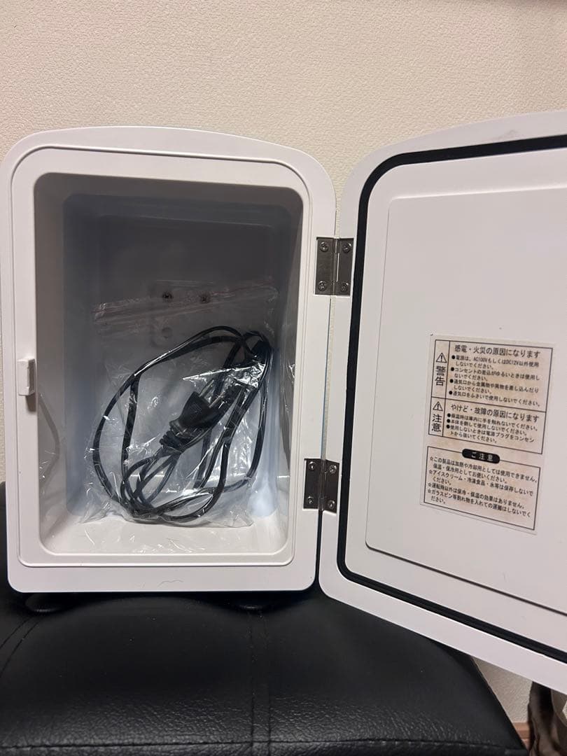 シナモロール ポータブル冷温庫 - メルカリ