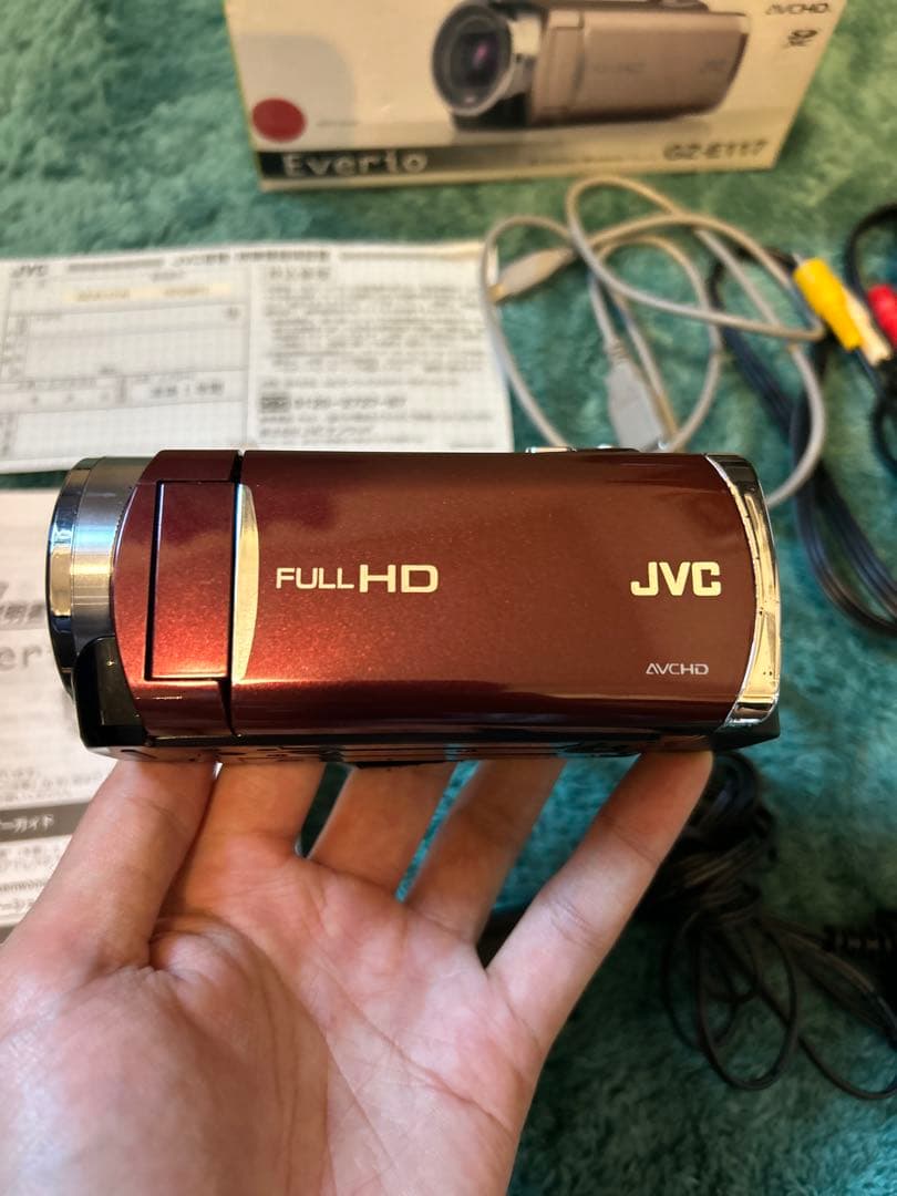 美品 JVC Everio GZ-E117 バッテリー2個付 ビデオカメラ Yahoo!オークション -「gz-e117」の落札相場・落札価格
