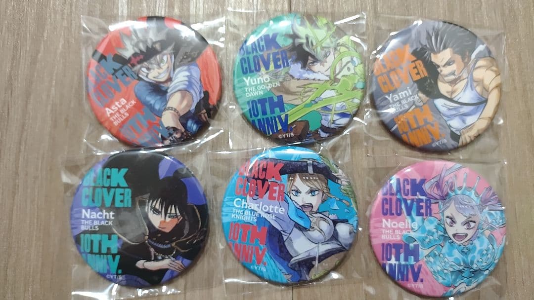 ブラッククローバー　ポストカード　クリアスタンド　10周年缶バッチ