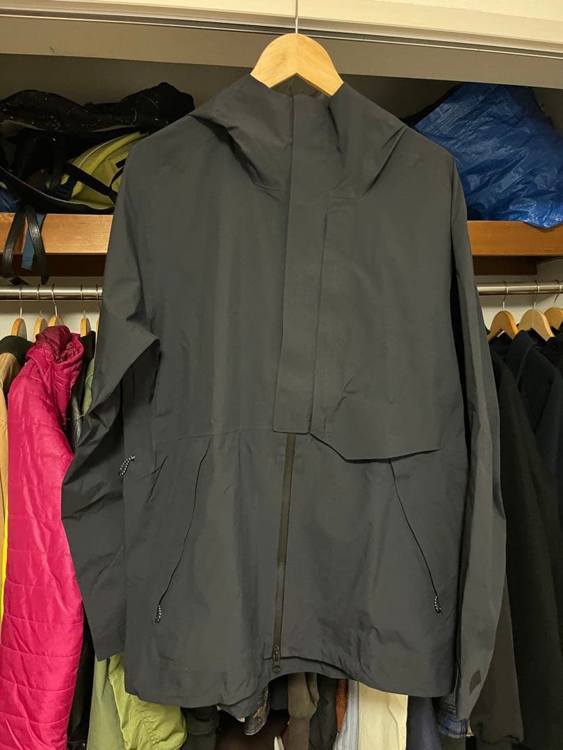 SALOMON OUTERPATH PRO 2.5L シェルジャケット