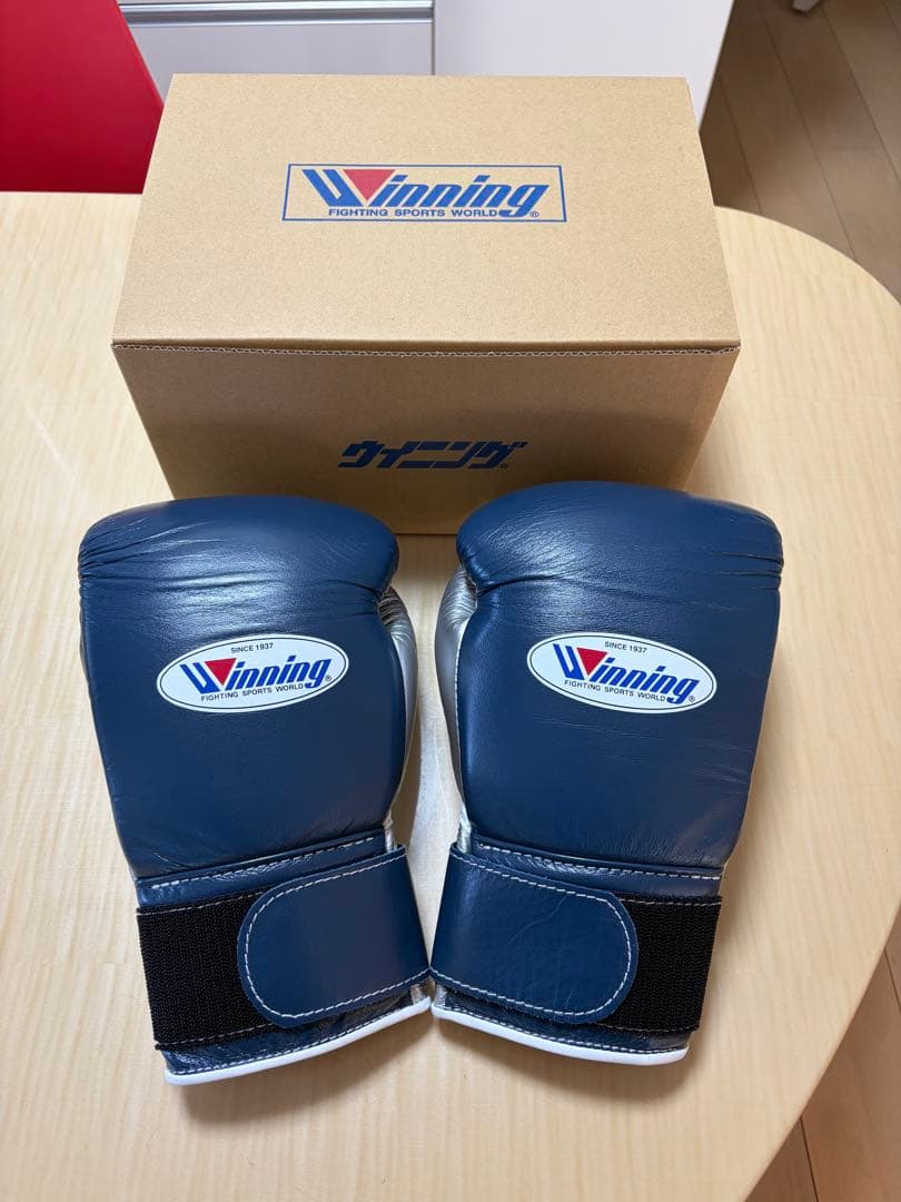 winning ウイニング ボクシンググローブ 10oz カラーオーダー 勝利 = winning ウイニング 〈カラーオーダー事例〉 ウィニング 10oz