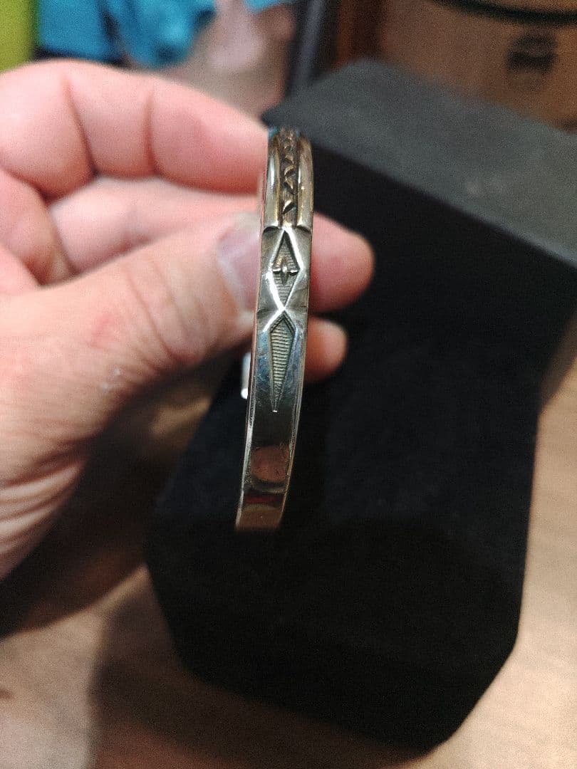 Navajoジェニファーカーティス K14 ヘビーゲージ 3面バングル - メルカリ