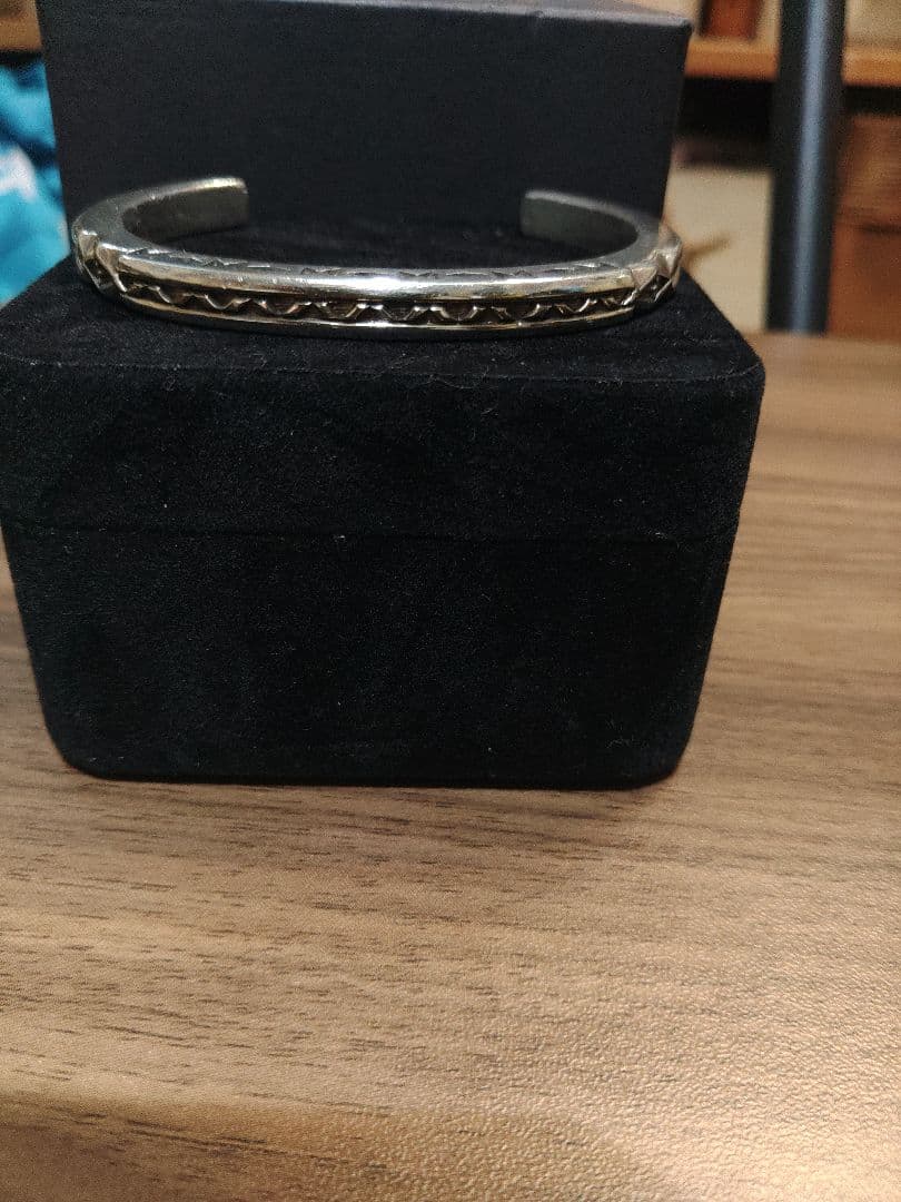 Navajoジェニファーカーティス K14 ヘビーゲージ 3面バングル - メルカリ