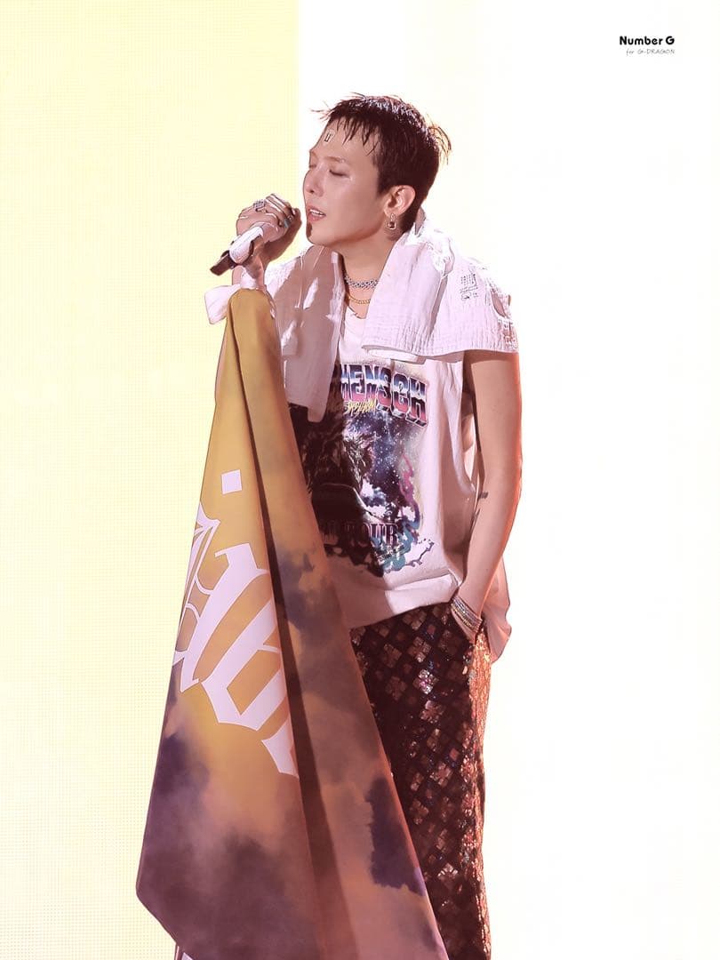 即発送可能　G-DRAGONワールドツアー Tシャツ ホワイト