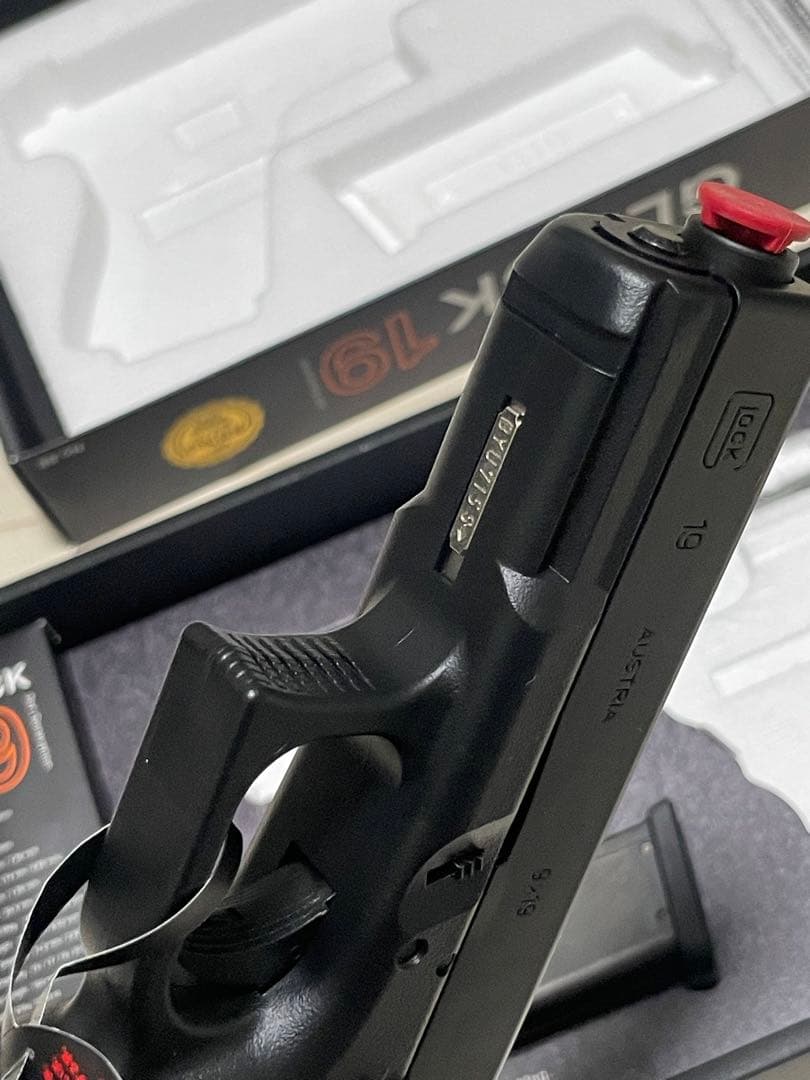 本体極美品‼︎ 東京マルイGLOCK 19 Gen3　予備マガジン付き