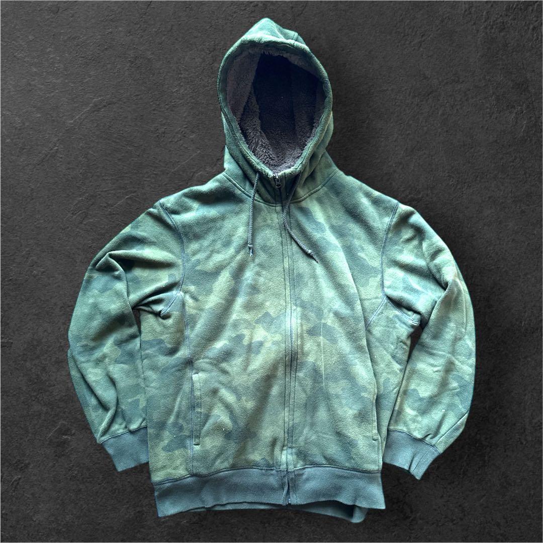 OLD UNIQLO 裏ボア 迷彩 ジップパーカー y2k カモ柄 opium - メルカリ