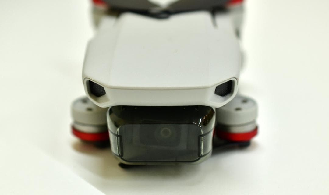 美品ドローン【MAVIC　MINI】予備バッテリー3個付　バンド付き