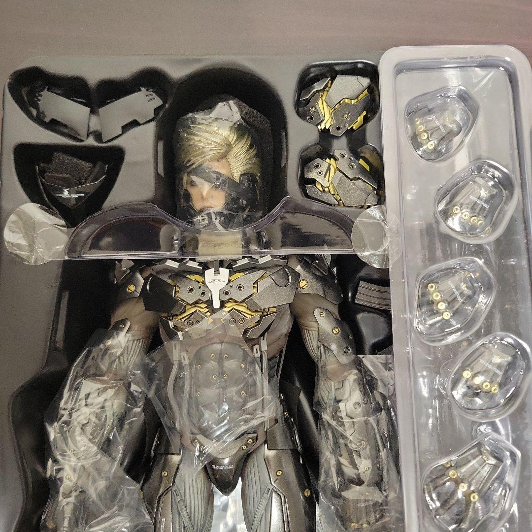 HOT TOYS ビデオゲーム・マスターピース メタルギア ライジング 雷電