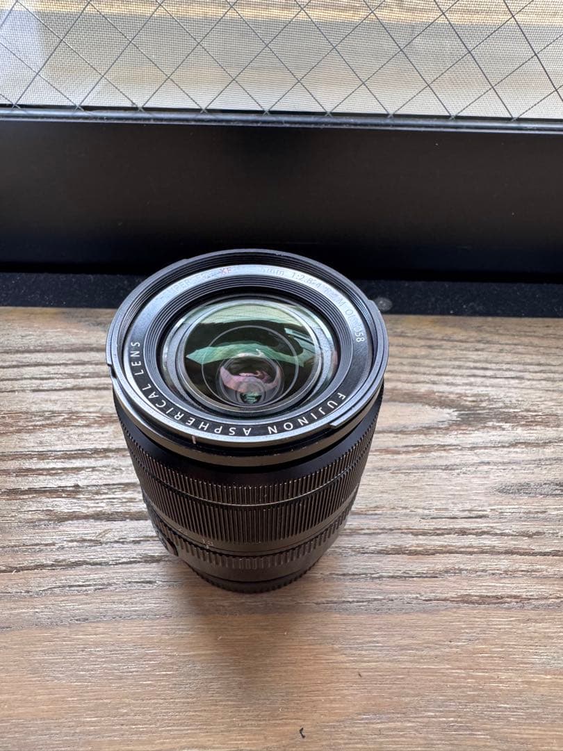 XF 18-55mm f/2.8-4 R LM OIS ズームレンズ