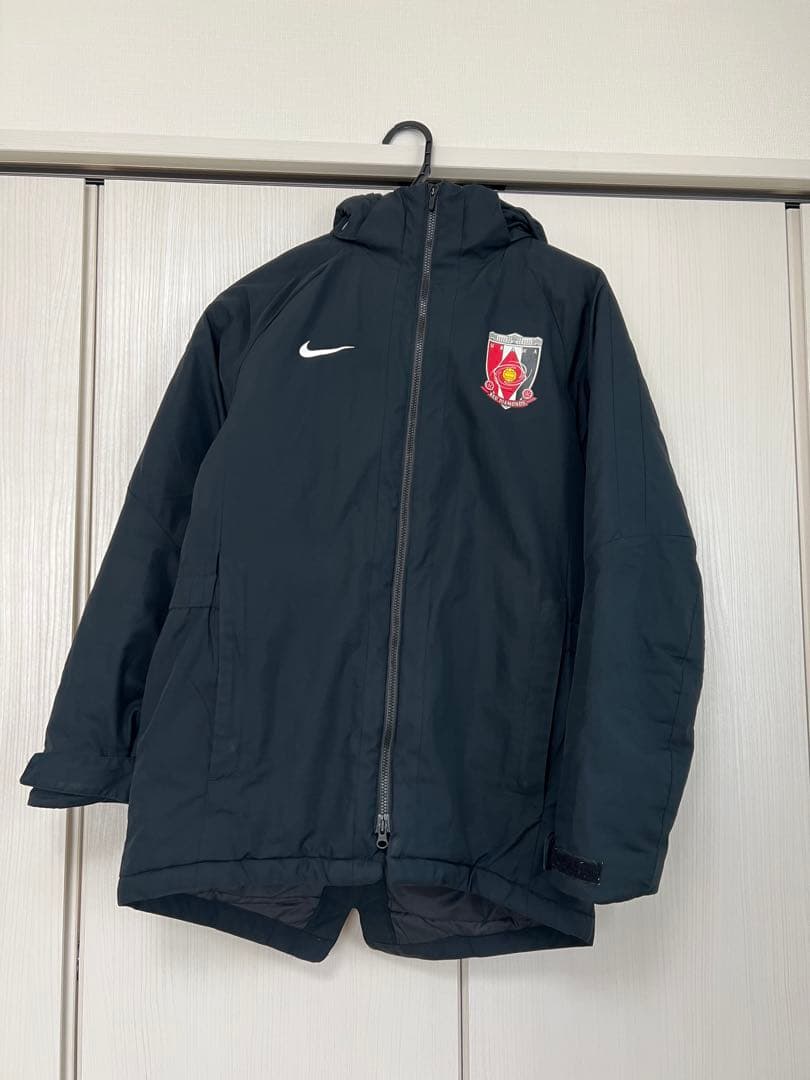 浦和レッズNike ベンチコート ・ジュニア Lサイズ - メルカリ