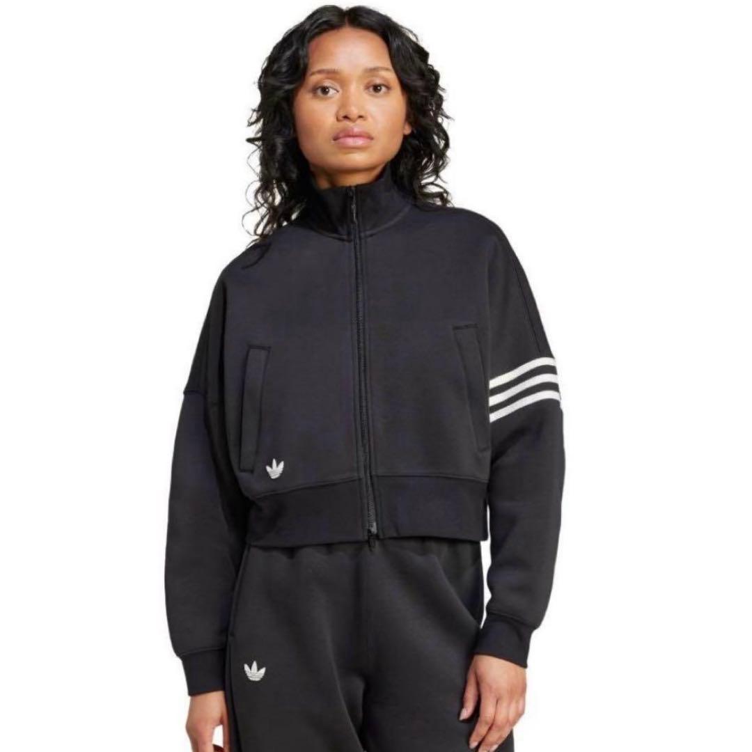 アディダス トレフォイル刺繍ロゴ トラックジャケット クロップド 黒