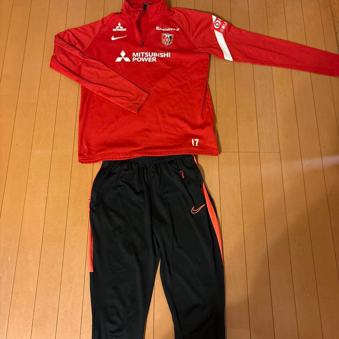 浦和レッズ 練習着 上下セット - メルカリ