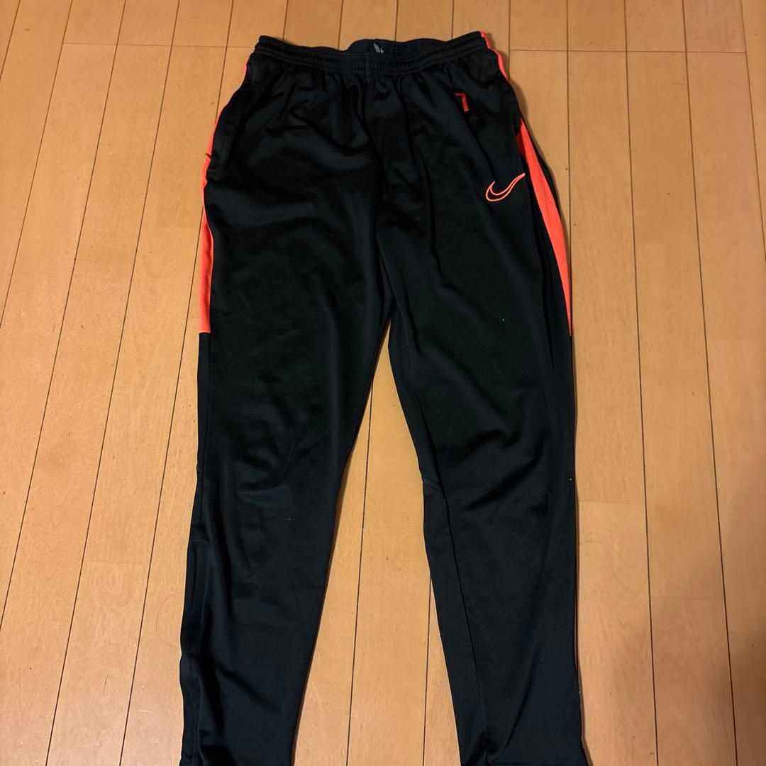 浦和レッズ 練習着 上下セット - メルカリ