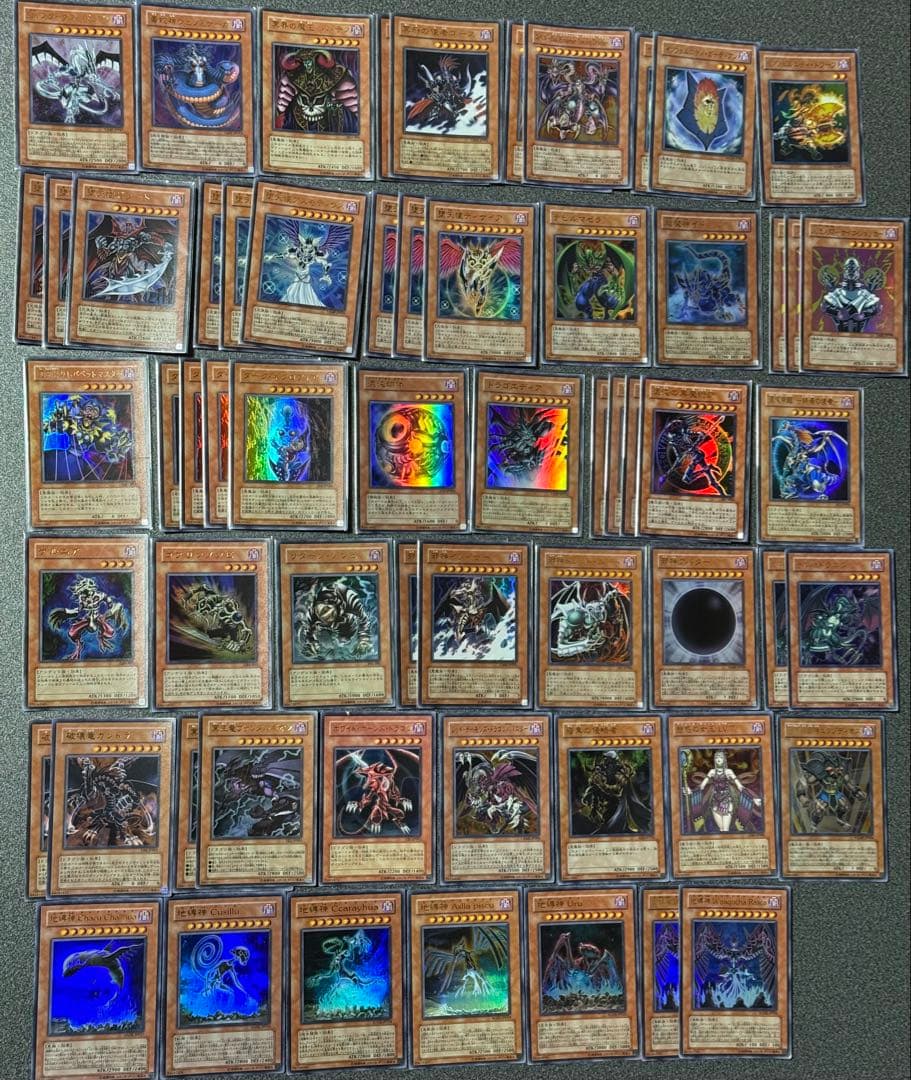 大幅値下げしました　遊戯王　引退品　SR、UR、レリーフなど計1200枚以上