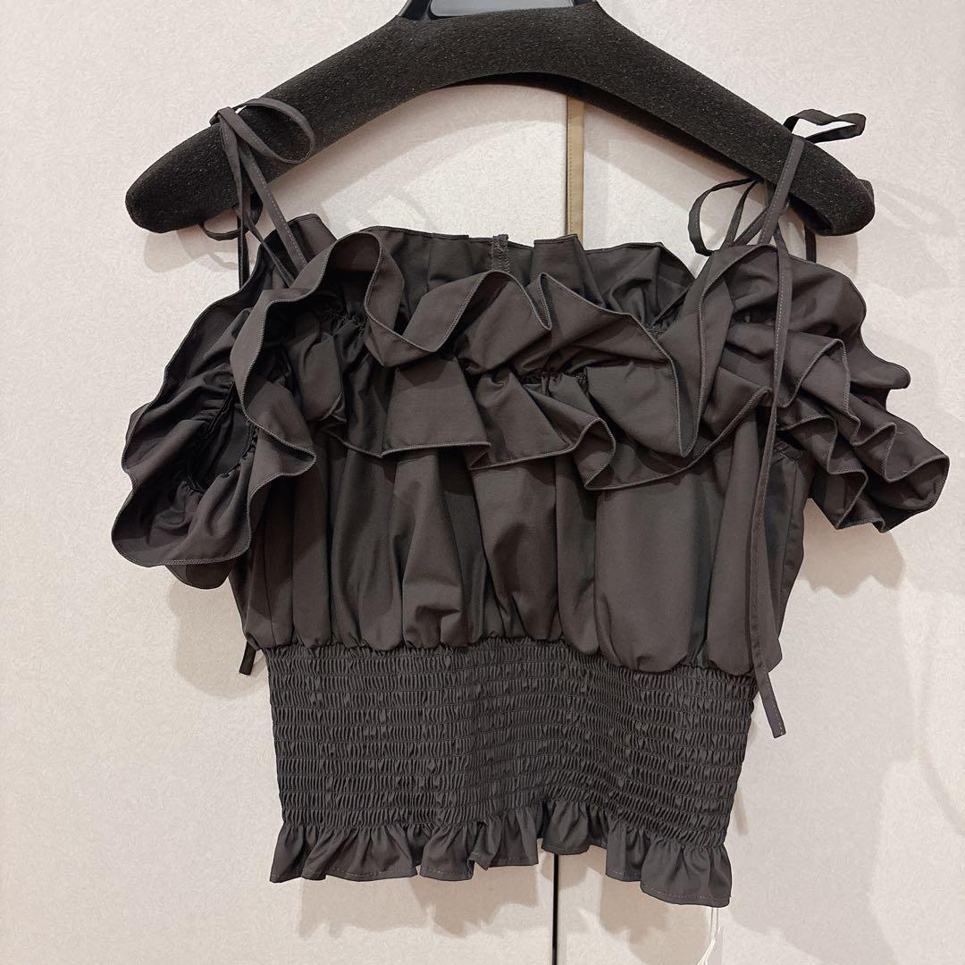 2wayデコルテフリルトップス - メルカリ