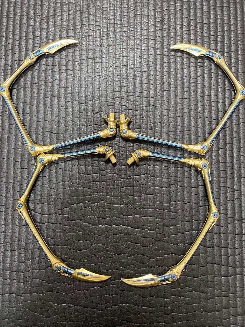 ホットトイズ アイアン・スパイダー 1/6スケール フィギュア