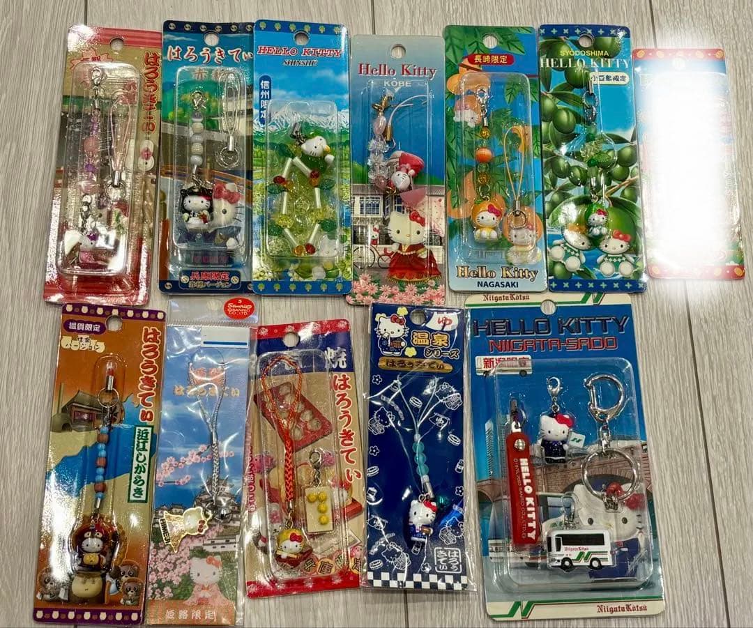 ご当地キティ　根付け・ファスナーマスコット・ストラップ　119個