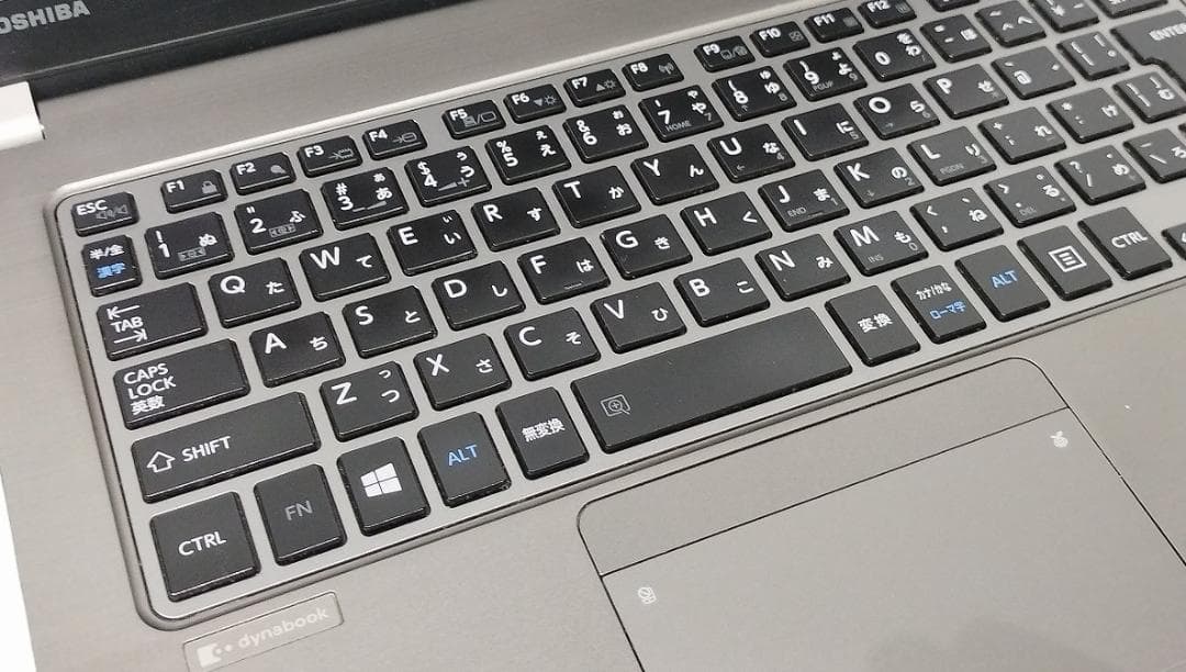 13.3FHD R63/D 6世代Core I5 8GB 256GB W11