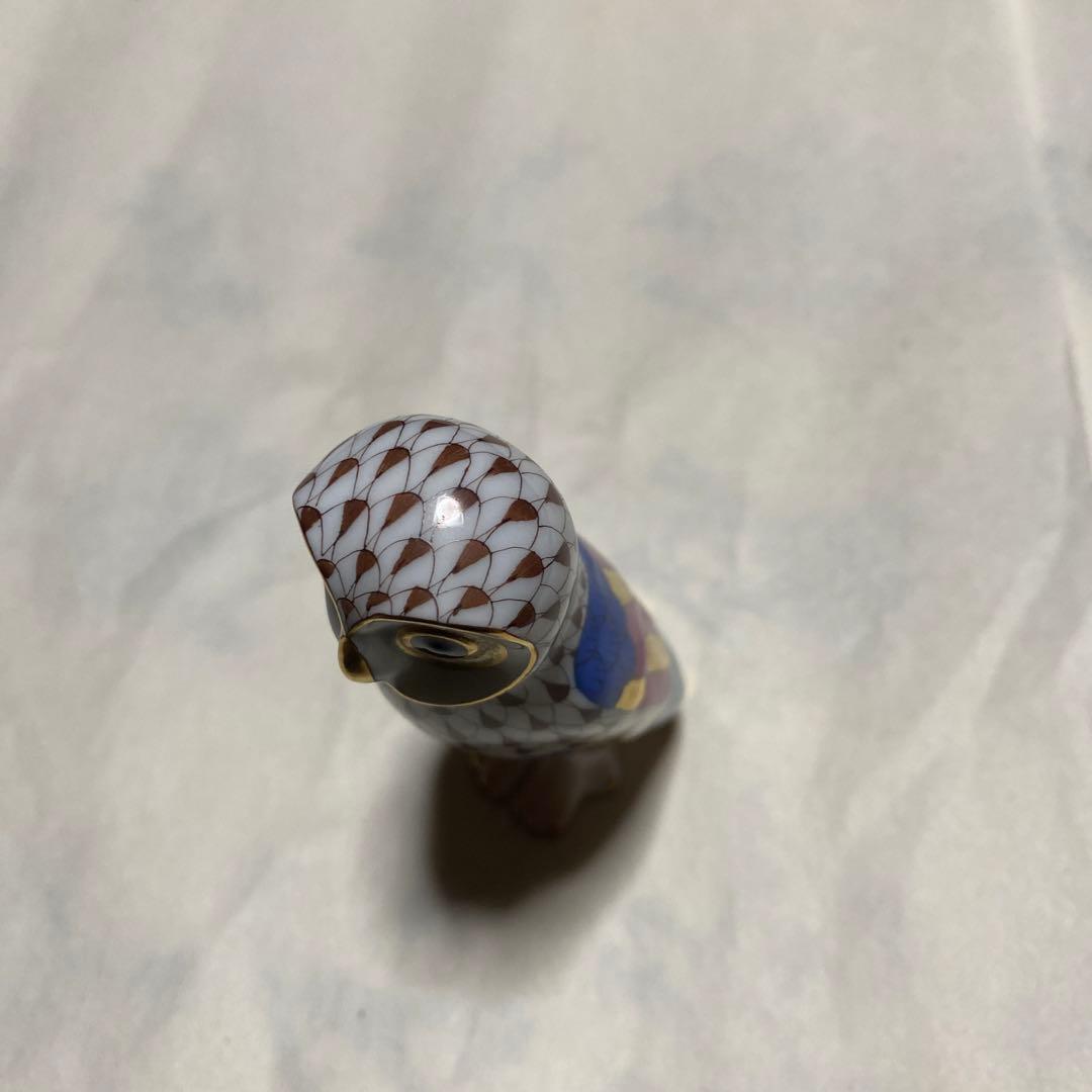 カラフルなフクロウの陶器置物