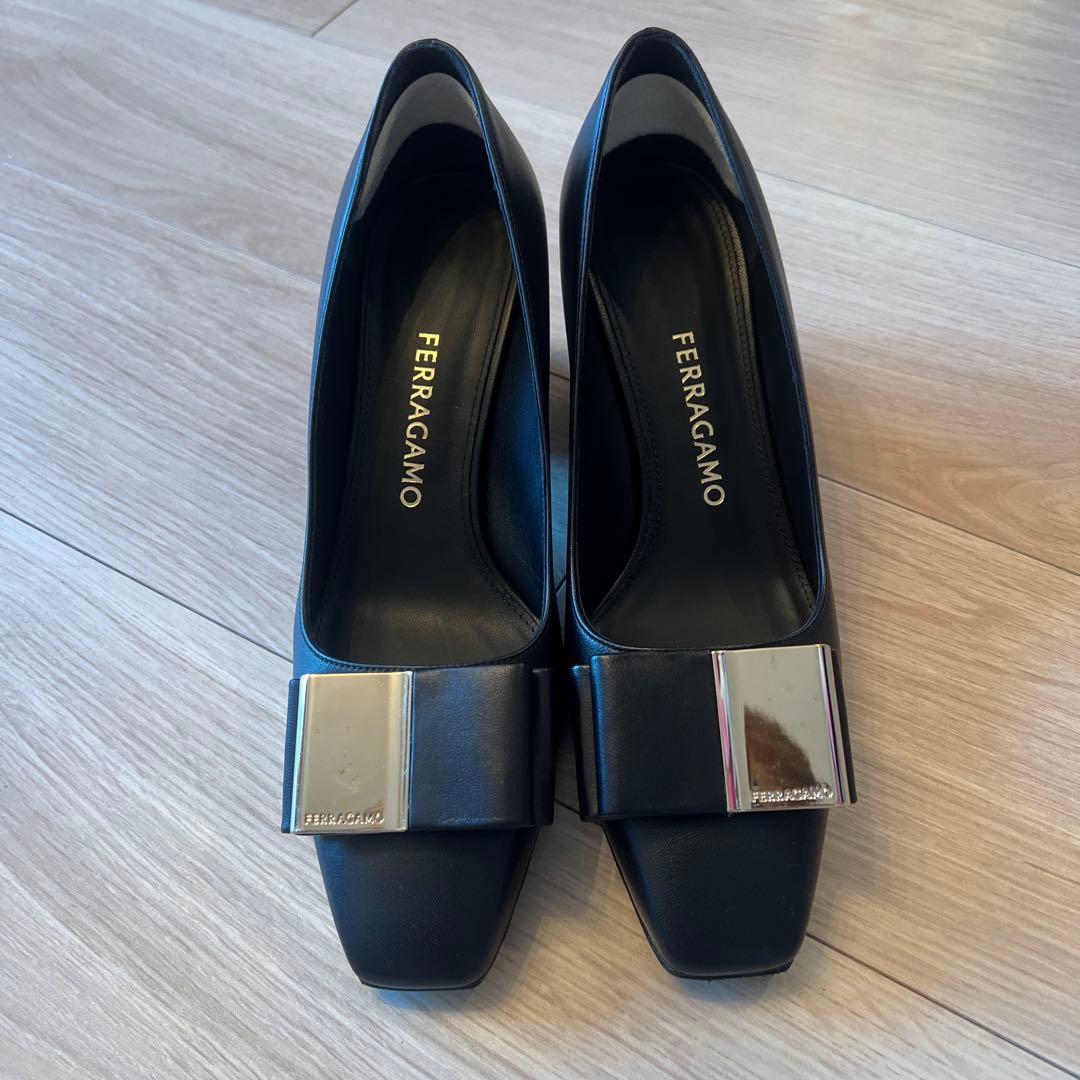 フェラガモ　パンプスLENA レナ ブラック リボン サイズ 7 24.5cm