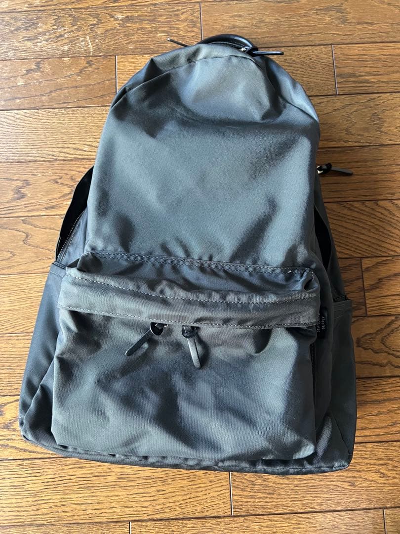 美品【スタンダードサプライ】コーデュラ素材　濃グレーバックパック STANDARD SUPPLY（スタンダードサプライ） デイバック リュック