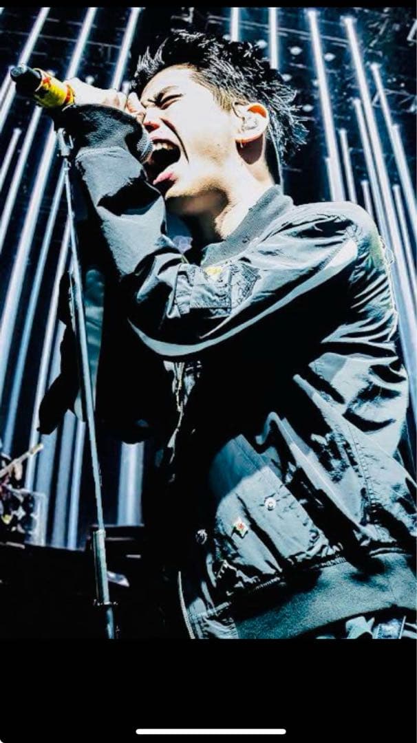 ONE OK ROCK Ambitions2017 MA-1 Taka着用