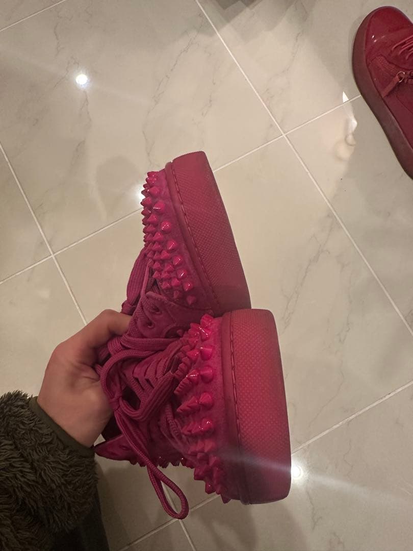 Louboutin ルブタン ルイススパイクス フラットスウェード ピンク