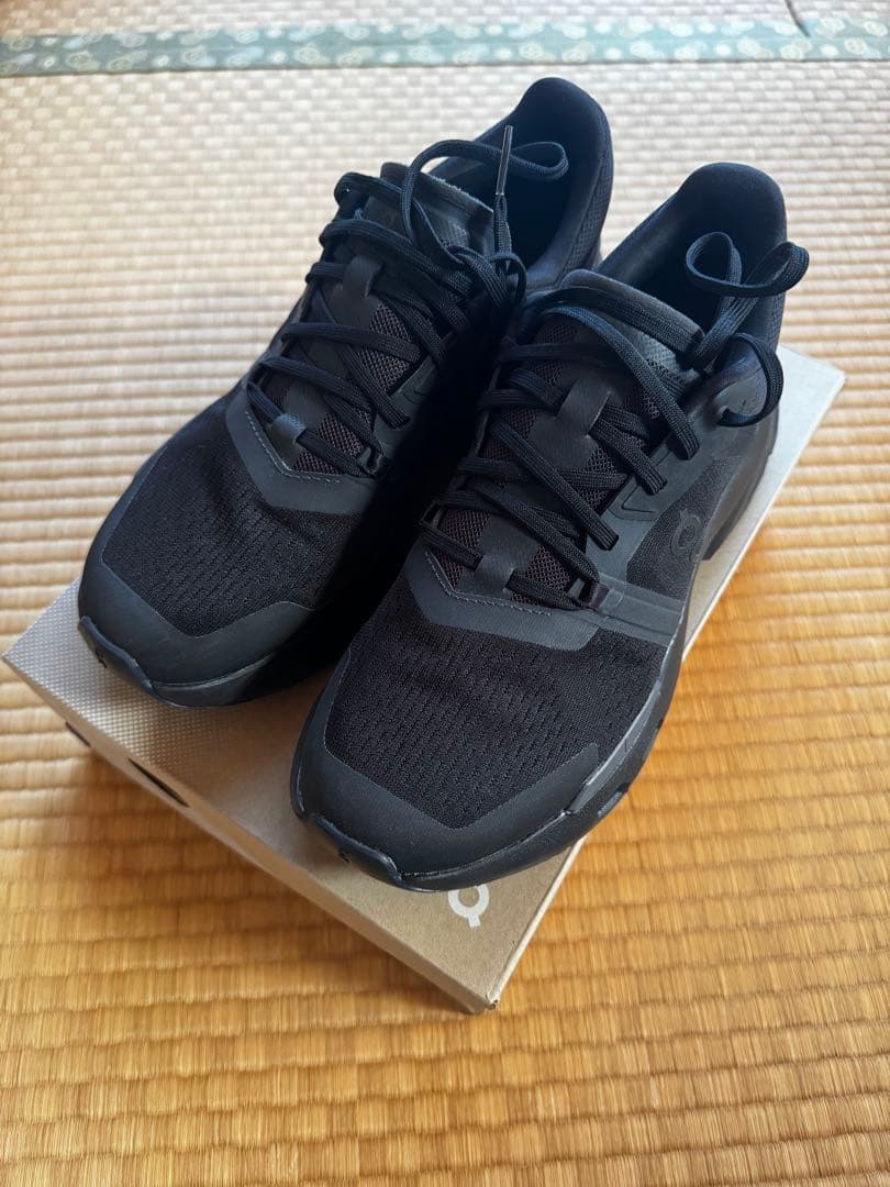 On（オン）Cloudpulse サイズ8（26㎝） The Cloudpulse: Women's Gym & Training Shoe | On United States