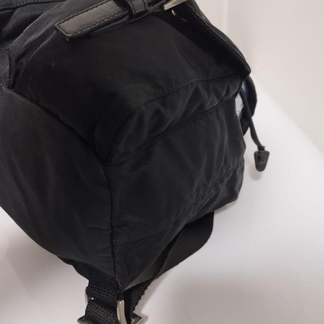 美品☆ プラダ リュック ベルト フラップ 三角ロゴプレート レザー