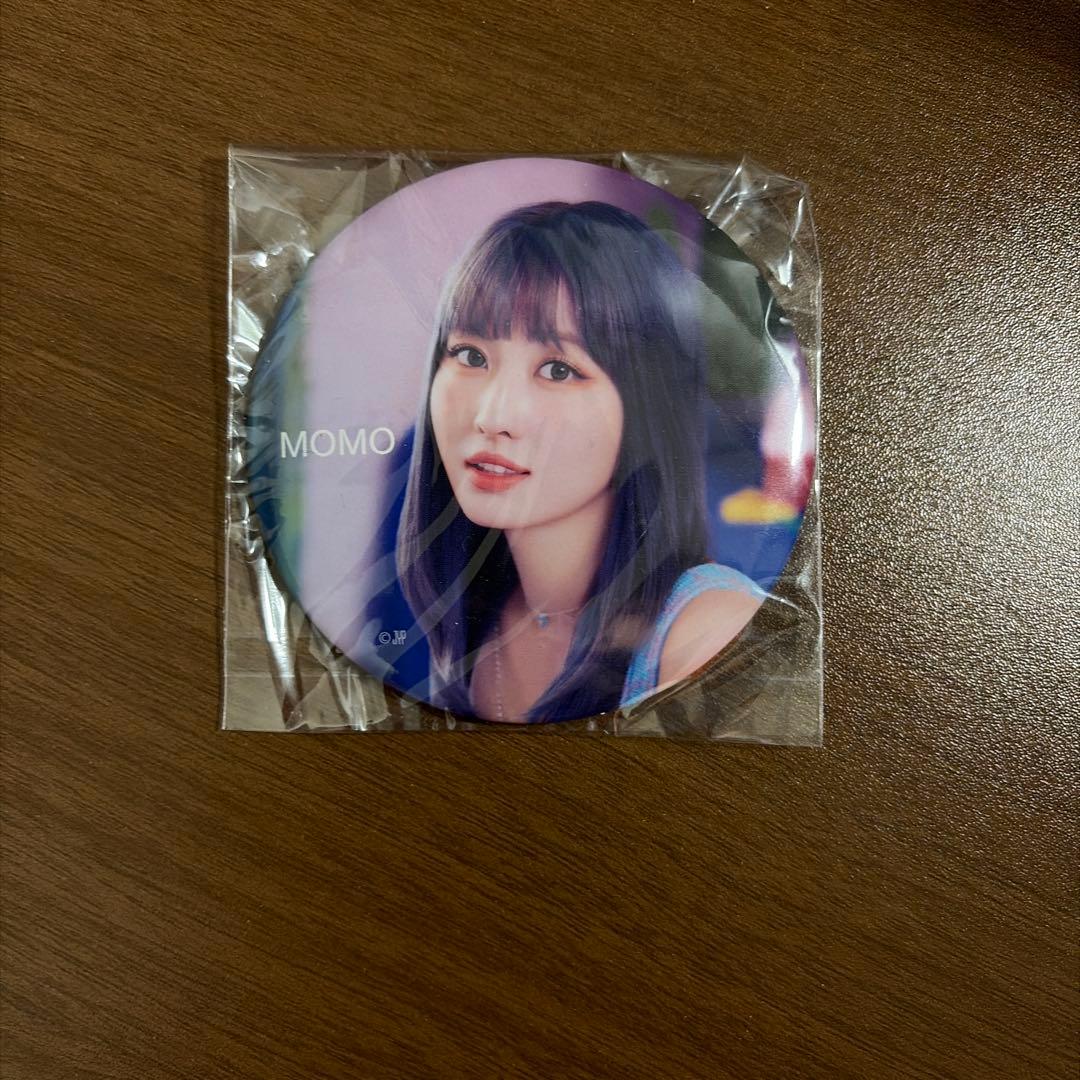 TWICE MOMO 缶バッジ - メルカリ