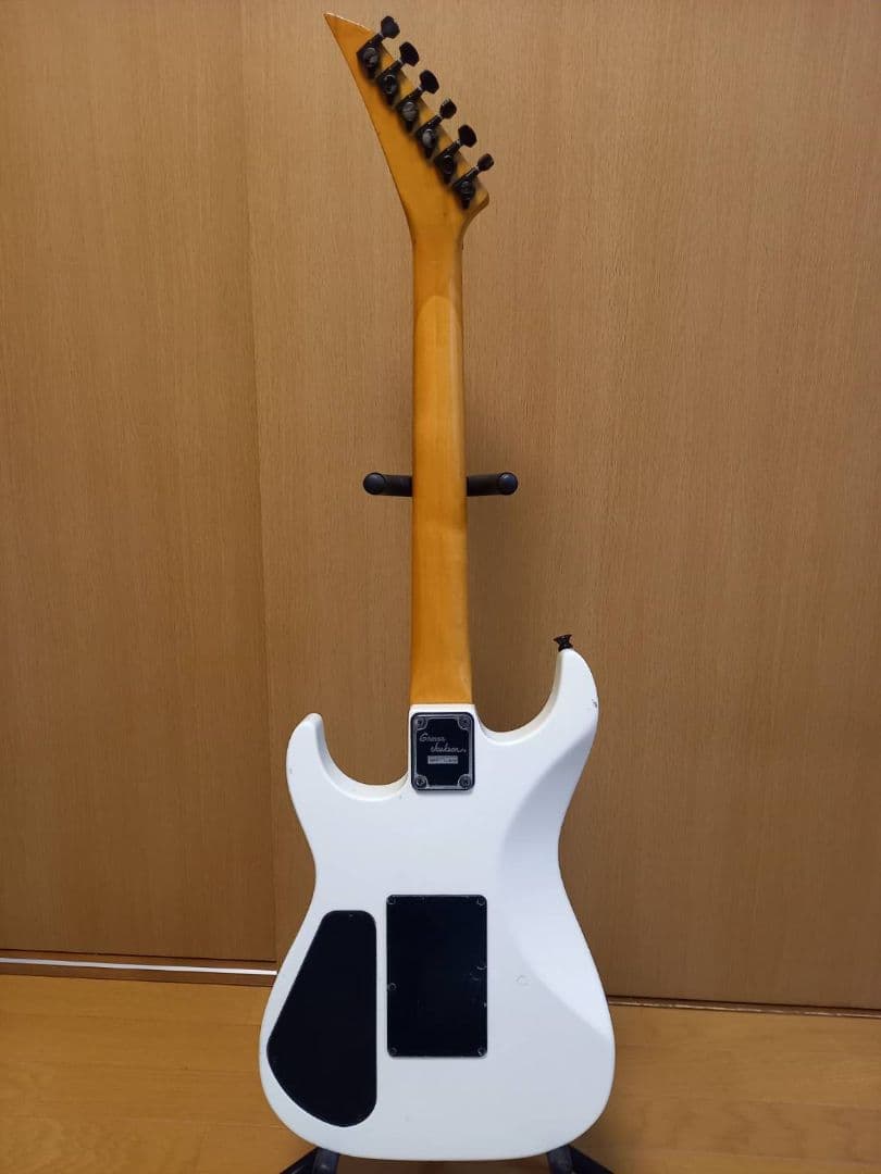 ジャンク品】Charvel エレキギター ホワイト - メルカリ