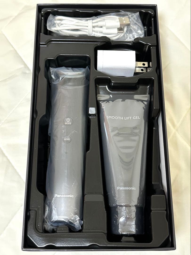 【値下げ】Panasonic RF×EMSリフト美顔器　EH-SR85-K Panasonic（パナソニック） 美顔器 ems リフトアップ効果 Panasonic eh