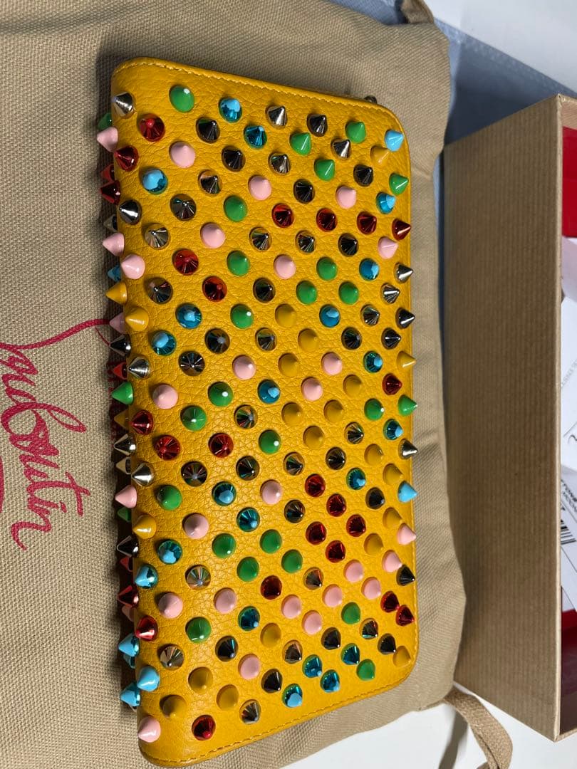 クリスチャンルブタン パネトーネ マルチカラースタッズ - メルカリ