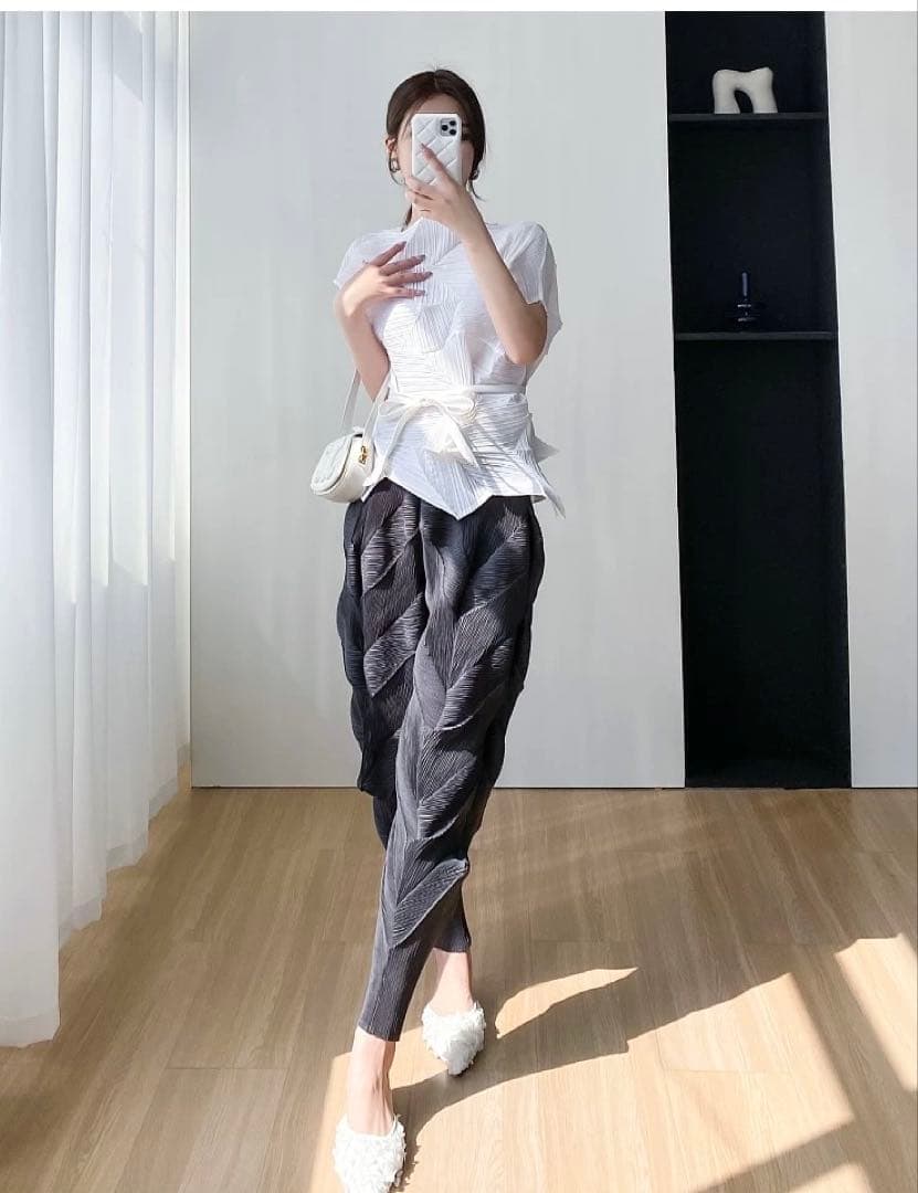 バラ売り可】朔間凛月 誓約 缶バッジ 白スーツ あんスタの通販はau PAY