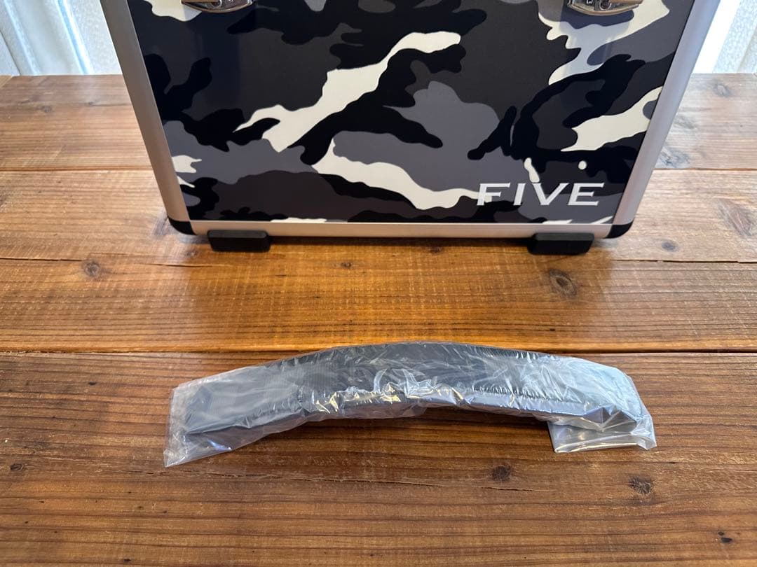 未使用品】EOS5DMK4購入特典 限定アルミトランク（非売品） CS100付