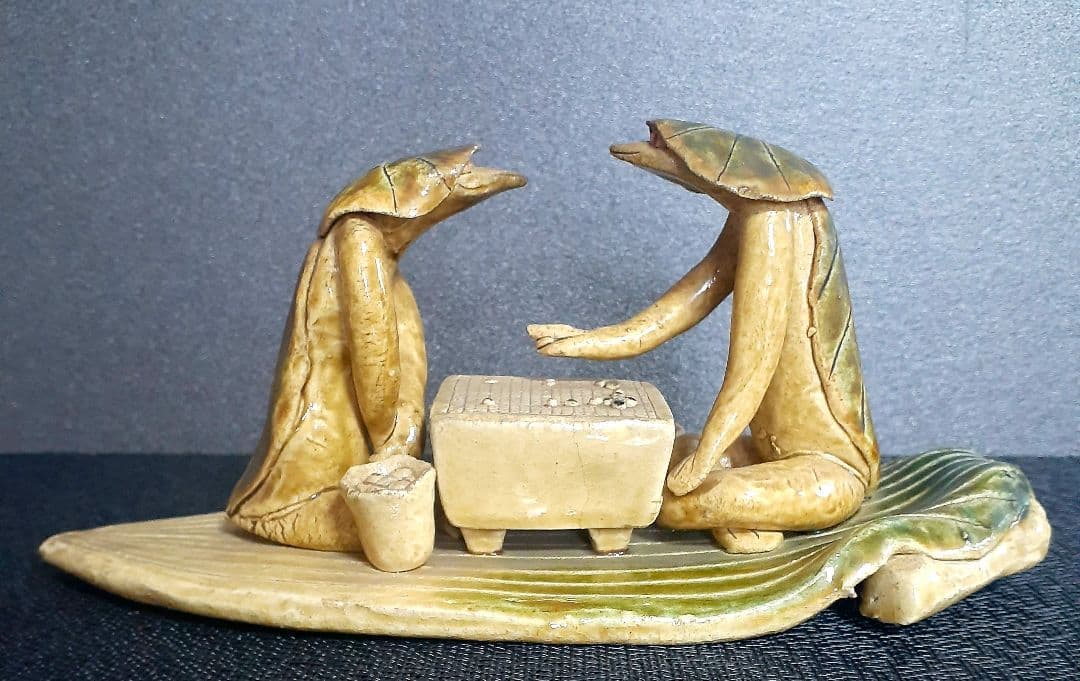 珍品】時代物 織部焼 織部釉 河童(カッパ)の囲碁打 飾り物 オブジェ