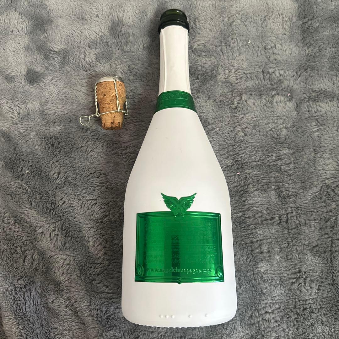 エンジェルシャンパンクリスマスホリデー限定 空き瓶 空箱 チェーン鍵