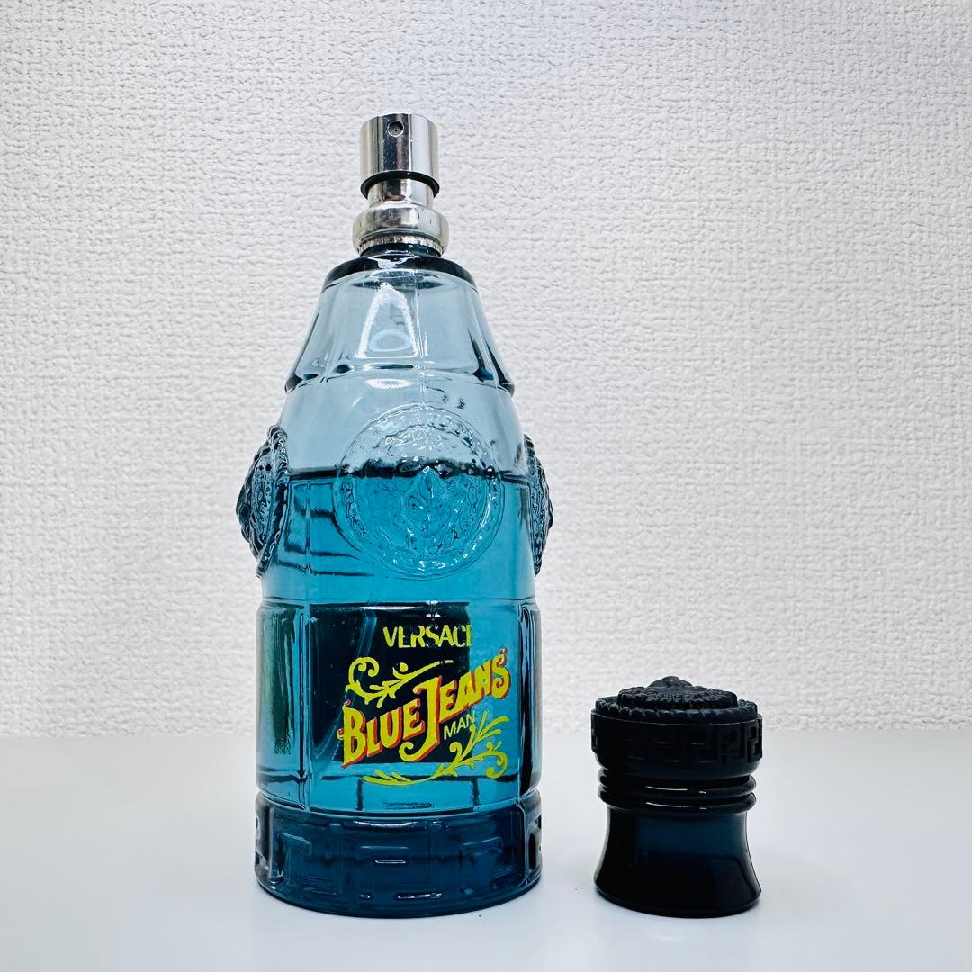 ヴェルサーチ ブルージーンズ オードトワレ 75ml 香水 - メルカリ