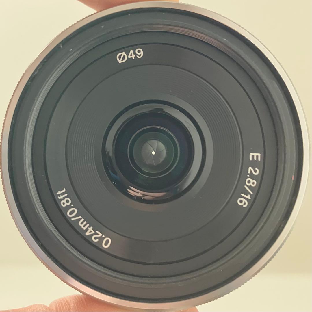 SONY E16mm F2.8 SEL16F28 シルバー キレイ 動作写りOKの通販｜market