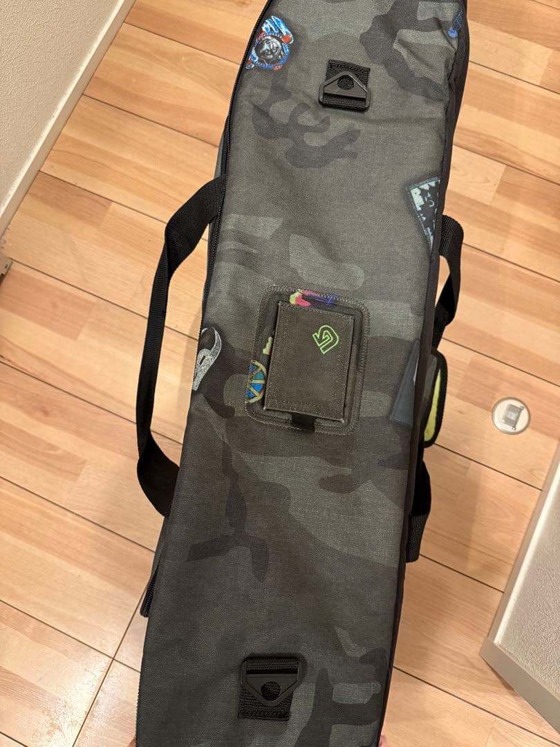 BURTONスノーボードキャスター付ケース スノーボードバッグ - メルカリ