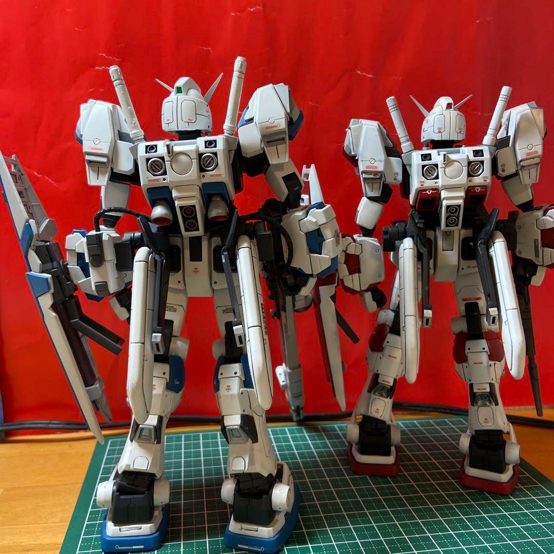 バンダイ　MGガンダム 4号機、5号機1/100 2体セット　全塗装　組み立済